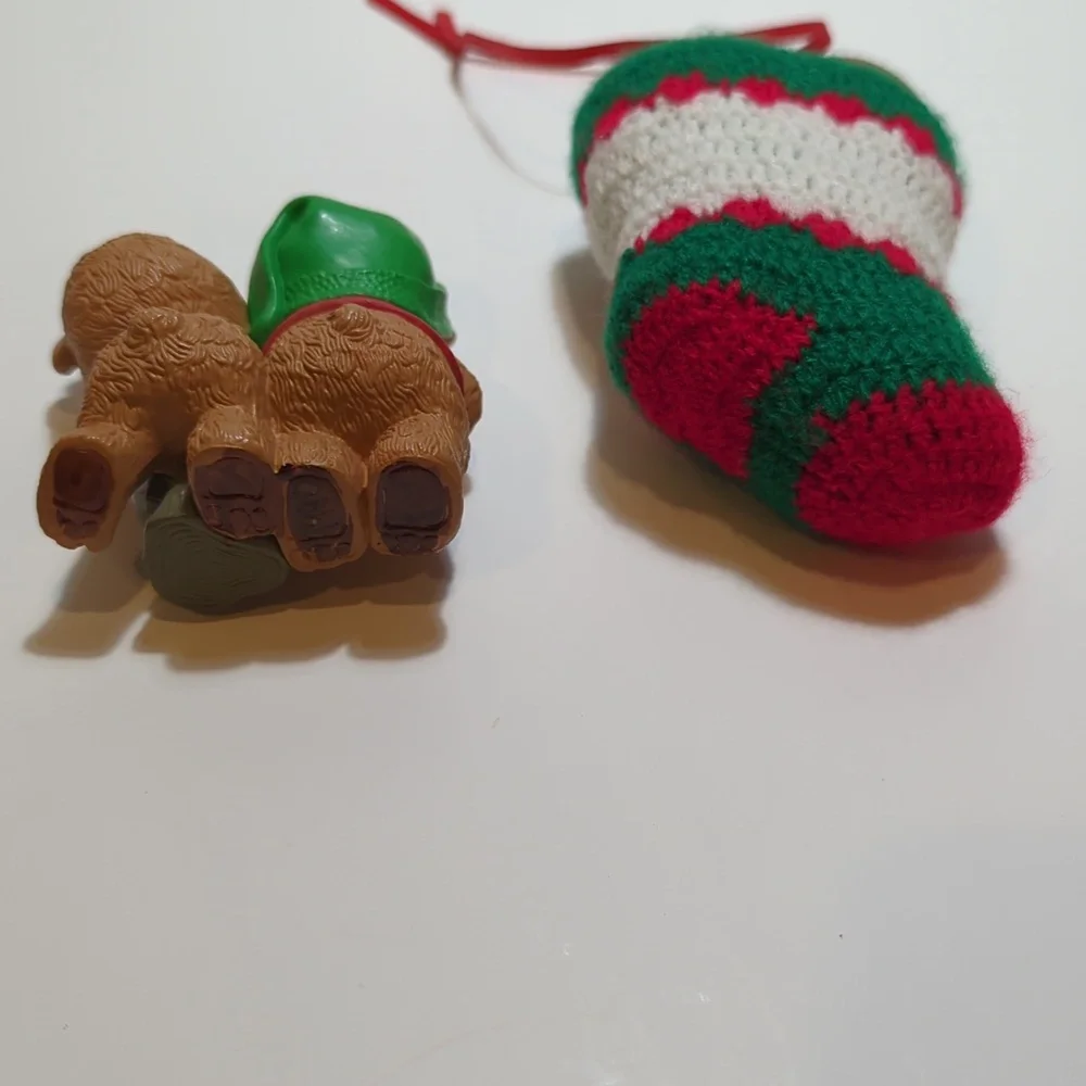 Hallmark 1990 Mom Dad Bears an 1991 Mom Dad Raccoons Crotchet Stocking Ornaments
